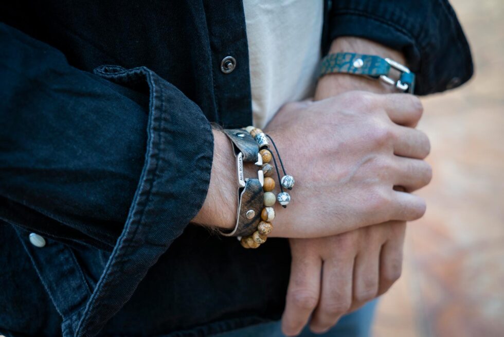 PULSERA SHELL CORODVAN ÉBANO - AXEL ROGER'S